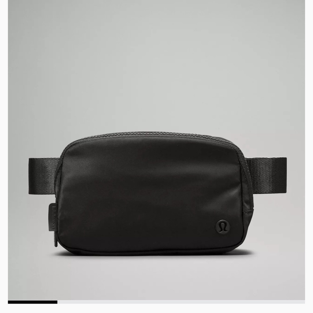 Lululemon Everywhere Belt Bag